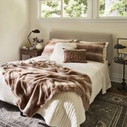 Londonberry Turned Metal Accent Table Black - Threshold -Living Room Furniture Store GUEST 44ede14b fd70 499f 8598 6900caa64fb1